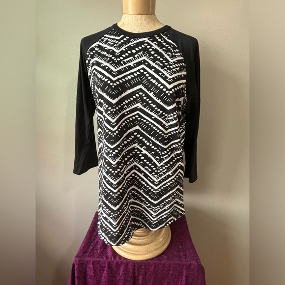 LuLaRoe Randy - Picture 1 of 2
